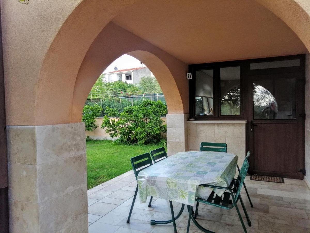 Apartman 100M2, Full Opremljen, Privatni Parking. Pula Exterior photo